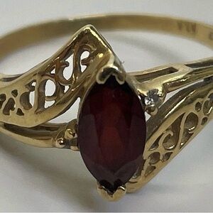 14K Yellow Gold Garnet & Diamond Accent Swirled Ring 2.6g Size 6.25
